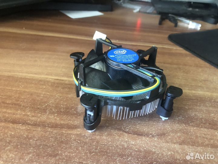 Куллер для процессора intel box