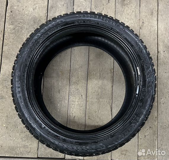 Nokian Tyres Hakkapeliitta 9 235/45 R18 98T