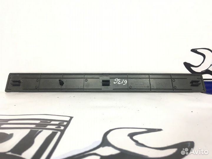 Накладка порога внутренняя передняя правая