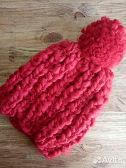 Шапки женские с помпоном