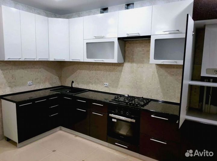 Кухонный гарнитур угловой