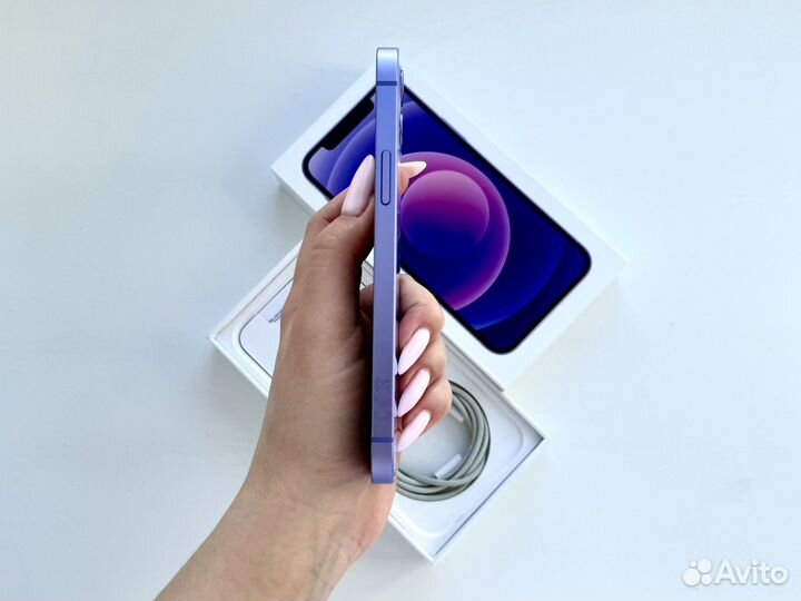 iPhone 12, 64 ГБ