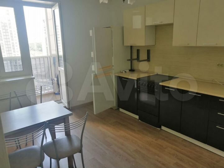 2-к. квартира, 60 м², 14/18 эт.