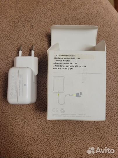 Зарядное устройство на iPhone, iPad