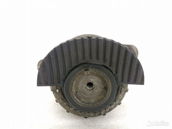 Опора двигателя правая Mercedes-Benz C-Class W204