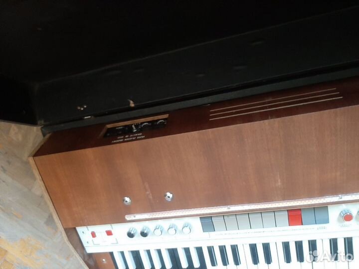 Винтажный электроорган Unitra Eltra B1 1977 г