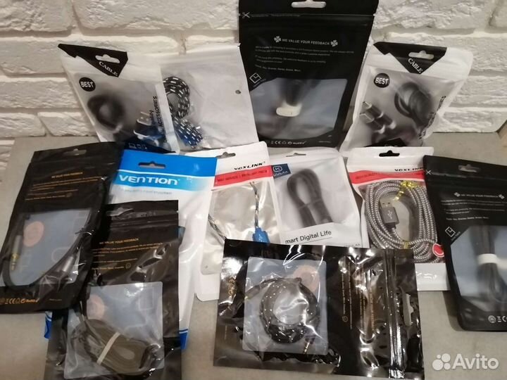 Зарядное устройство, кабели, блоки, наушники