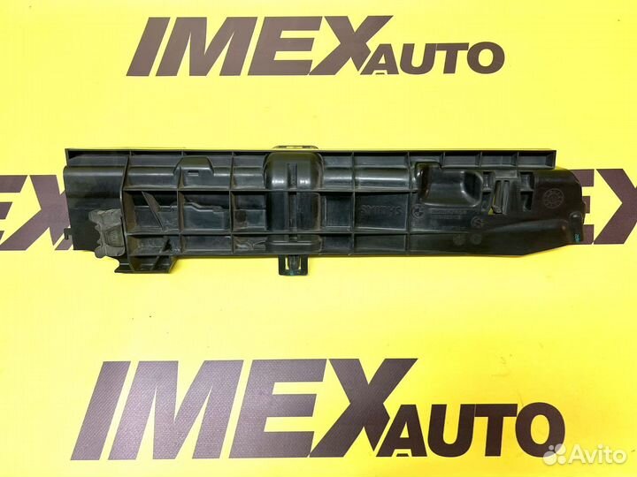 Кронштейн радиатора левый Bmw 3 E90 X1 E84
