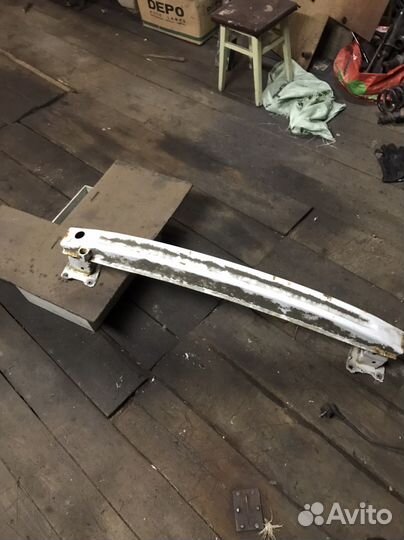 Усилитель заднего бампера