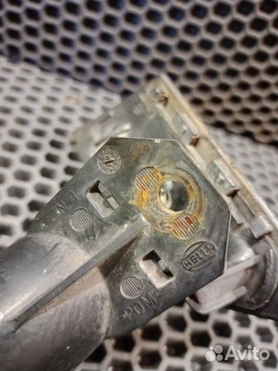 Форсунка омывателя передняя правая Volkswagen