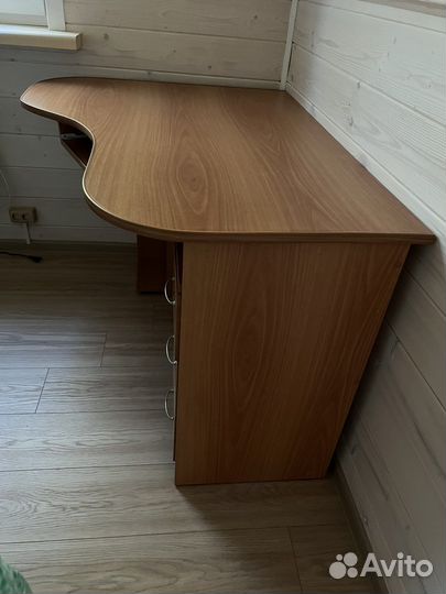 Письменный стол с тумбой бу