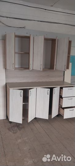 Кухонный гарнитур 1600мм