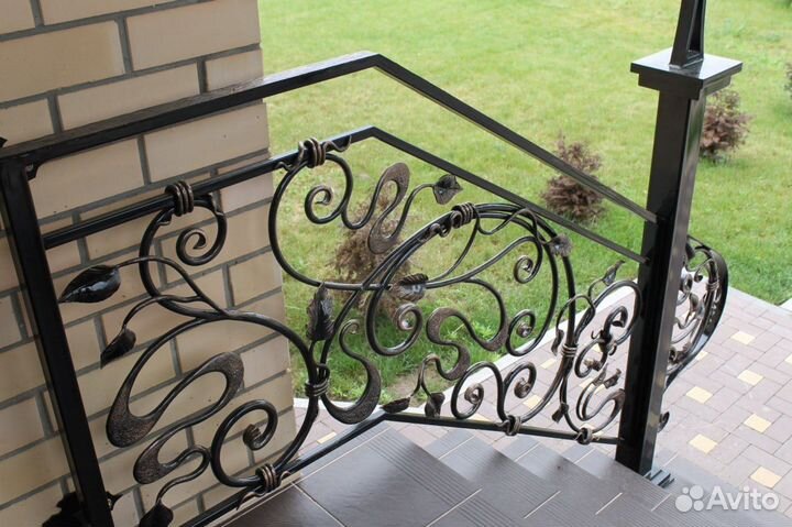 Кованные перила и ограждения на заказ