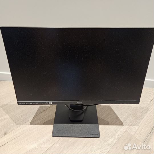 Монитор iiyama 24 с докстанцией