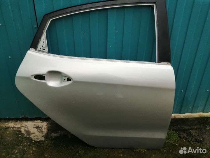 Дверь задняя правая kia rio 3