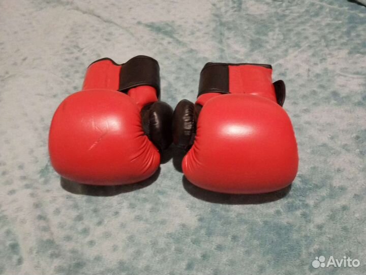 Боксерские перчатки