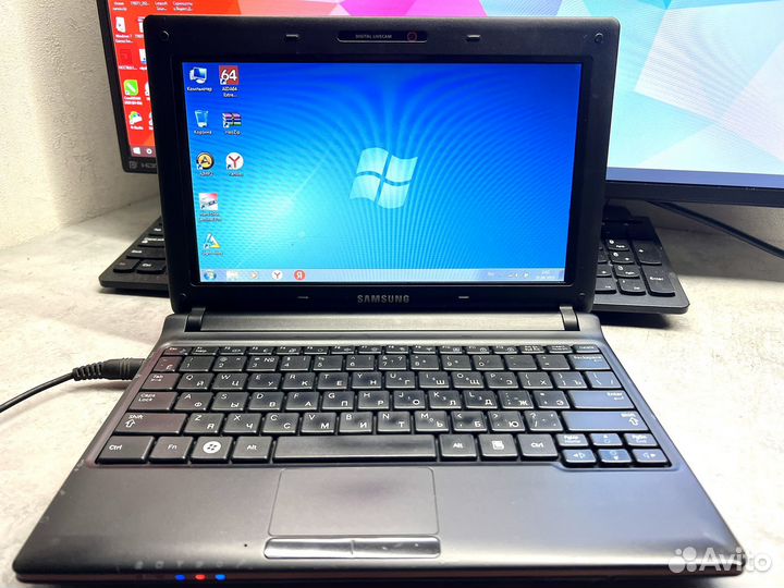 Четырехядерный нетбук «Samsung« (2 Gb оператива)