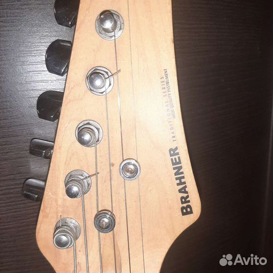 Электрогитара+ комбоусилитель + полный комплект