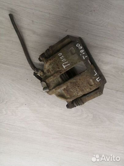 Суппорт передний левый Chery Tiggo T11