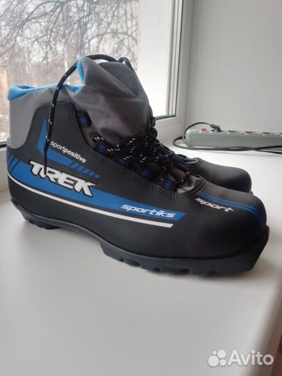 Беговые лыжи новые 42Р