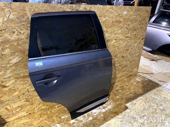 Задняя правая дверь Mitsubishi Outlander 3 gf