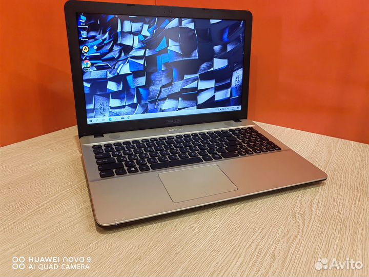 Ноутбук для работы и дома Asus VivoBook intel/ssd