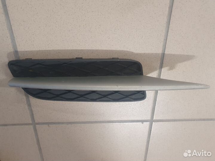 Решетка (заглушка) бампера правая BMW X5 E70