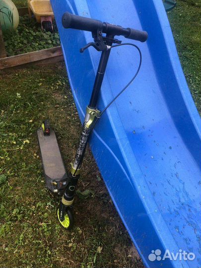 Самокат детский с ручным тормозом