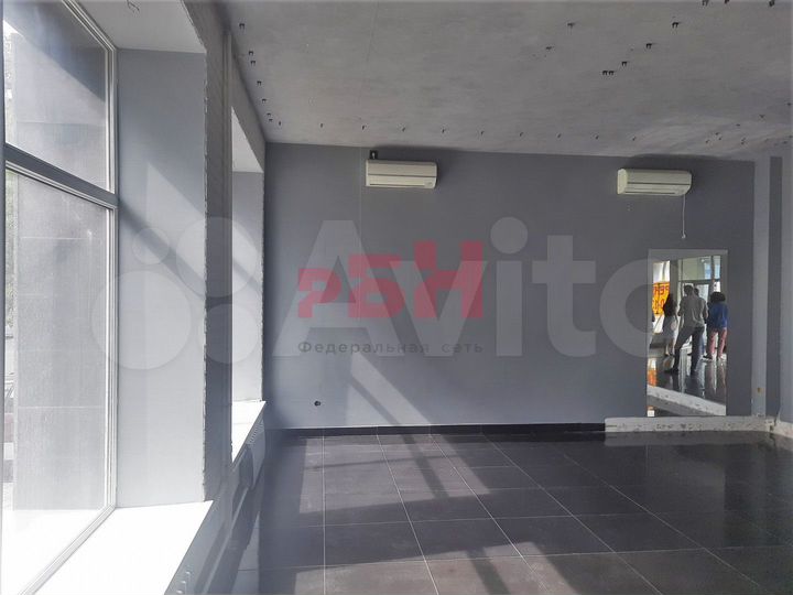 Помещение 150 м в здании в центре