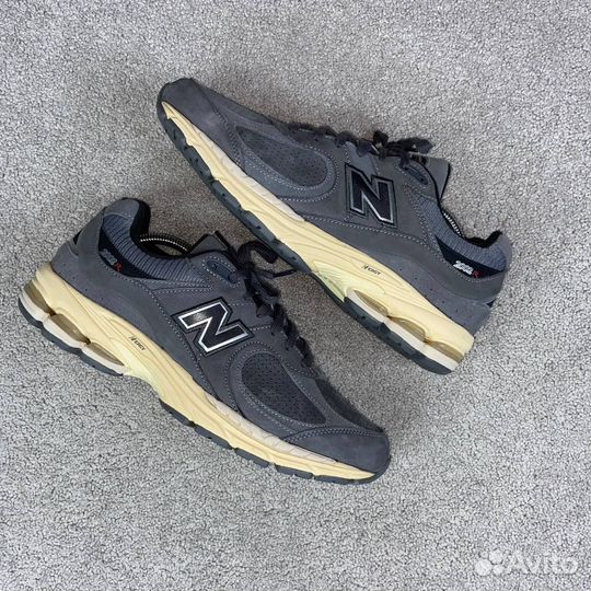 Оригинальные кроссовки New Balance 2002R 11US