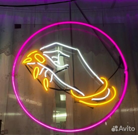 Неоновая вывеска