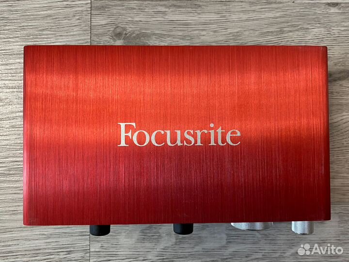 Звуковая карта Focusrite Scarlett 2i2 2nd Gen
