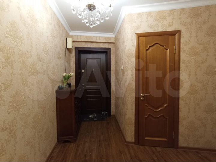 2-к. квартира, 50 м², 1/9 эт.