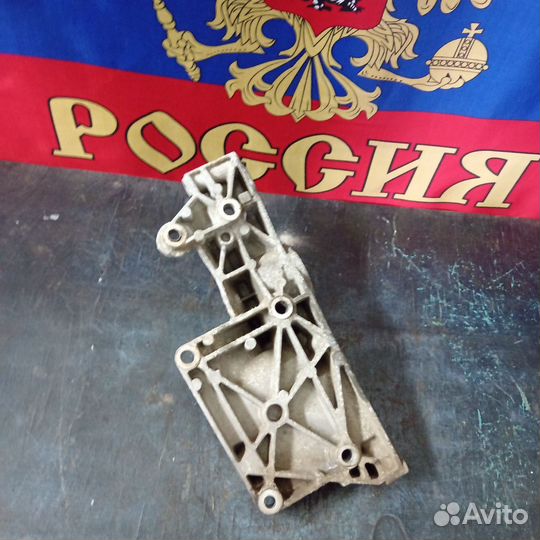 Кронштейн генератора Skoda Fabia 2