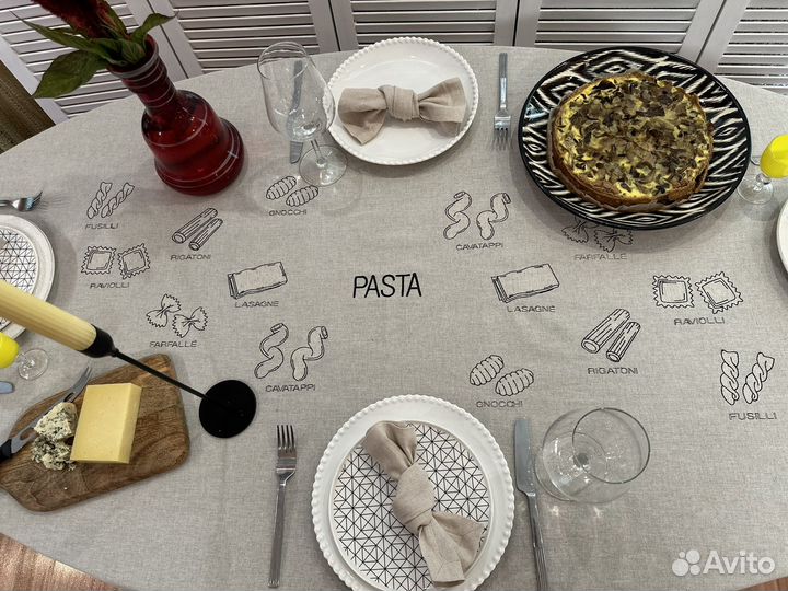 Скатерть льняная с вышивкой