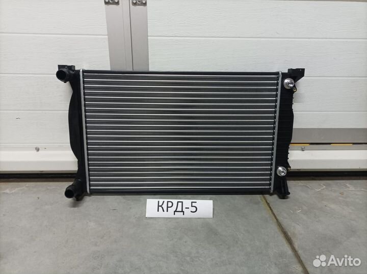 Радиатор двс Audi A4 2 В6 2001-2005