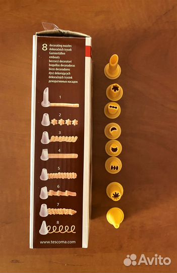 Новый кондитерский шприц, 8 насадок Tescoma