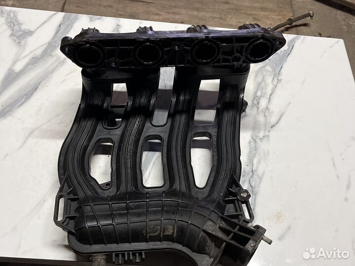 Коллектор впускной лада Приора,2112 16 кл