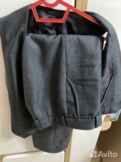 Школьный костюм для мальчика 128 серый