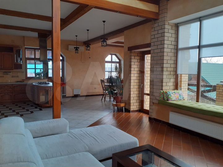 Дом 270 м² на участке 10 сот.