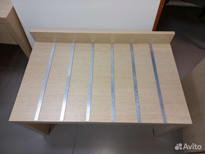 Подставка под сумки, обувь