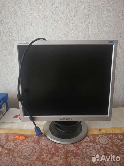 Монитор 17 дюймов