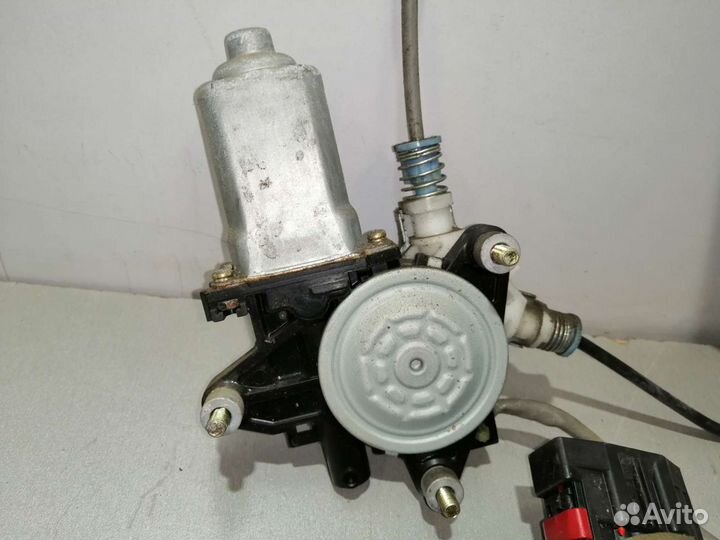 Стеклоподьемник задний правый Форд Маверик