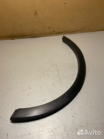 Накладка крыла задняя правая Ford Kuga 2