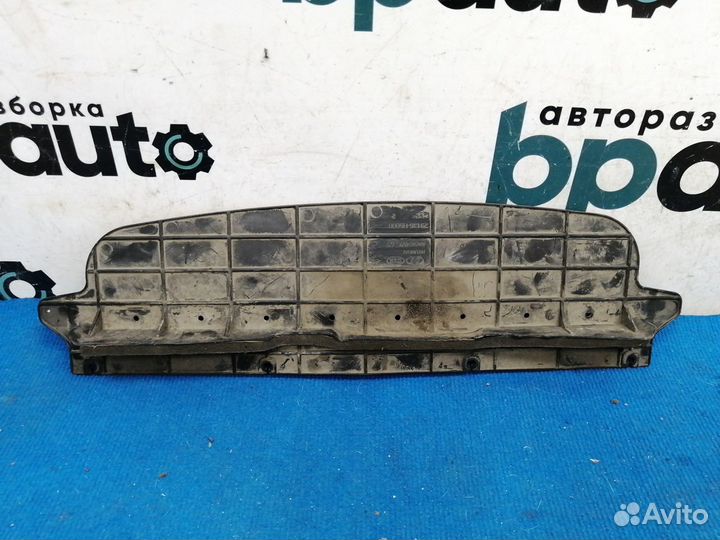 Дефлектор радиатора верхний направляющая возд