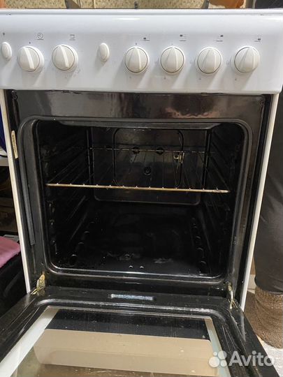 Продается газовая плита Indesit