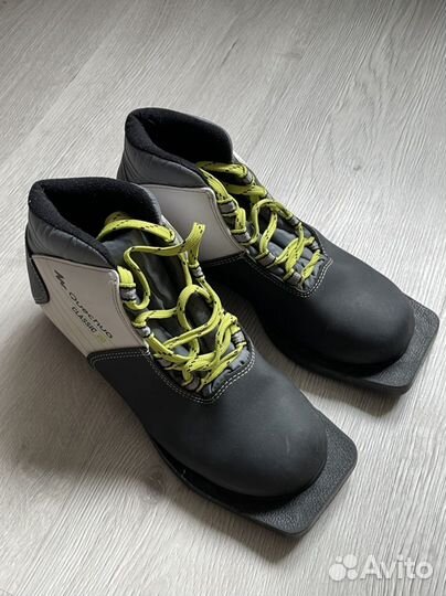 Лыжные ботинки