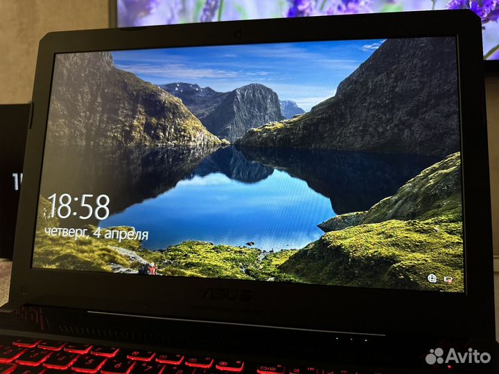 Игровой ноутбук Asus