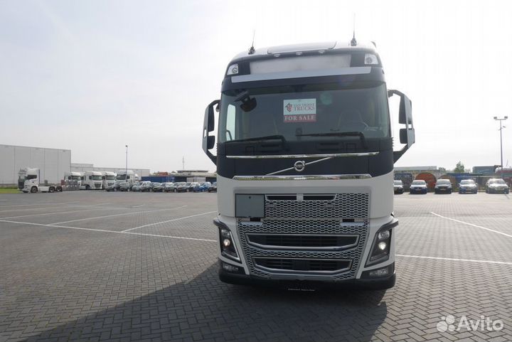 Pазбираем грузовик Volvo FH с 2013