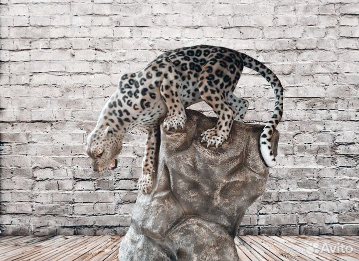 Скульптура Леопард на скале, Леопард крадется